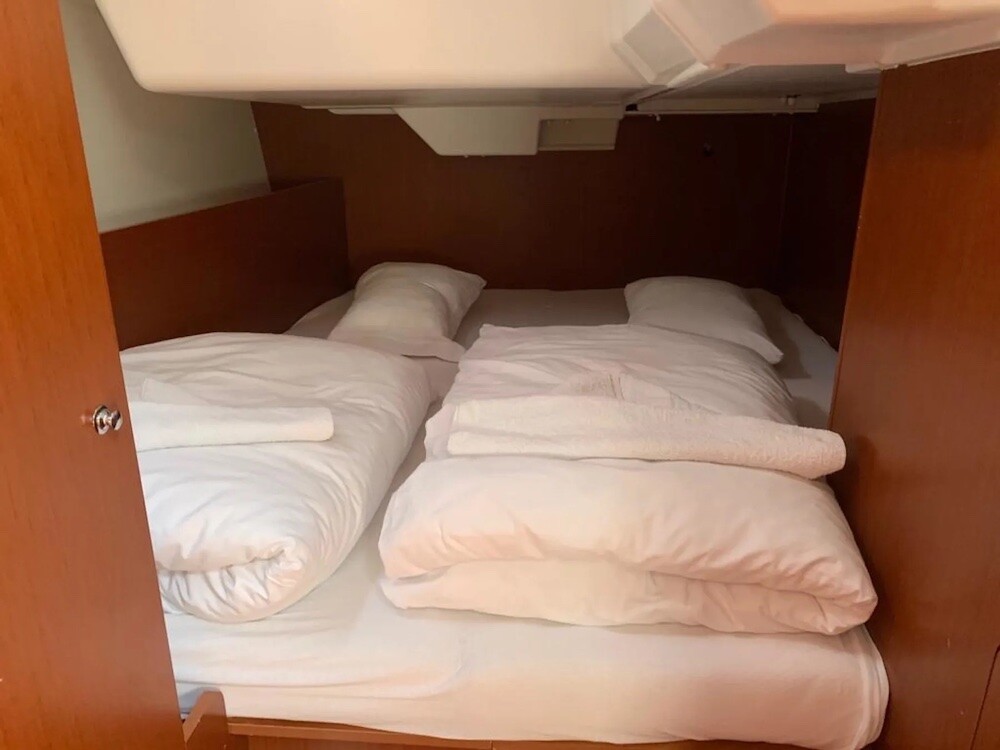 Oceanis 38.1, Bordeaux