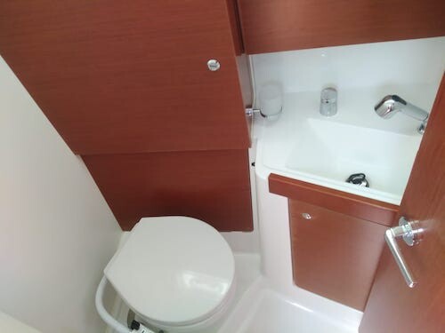 Oceanis 38.1, Bordeaux