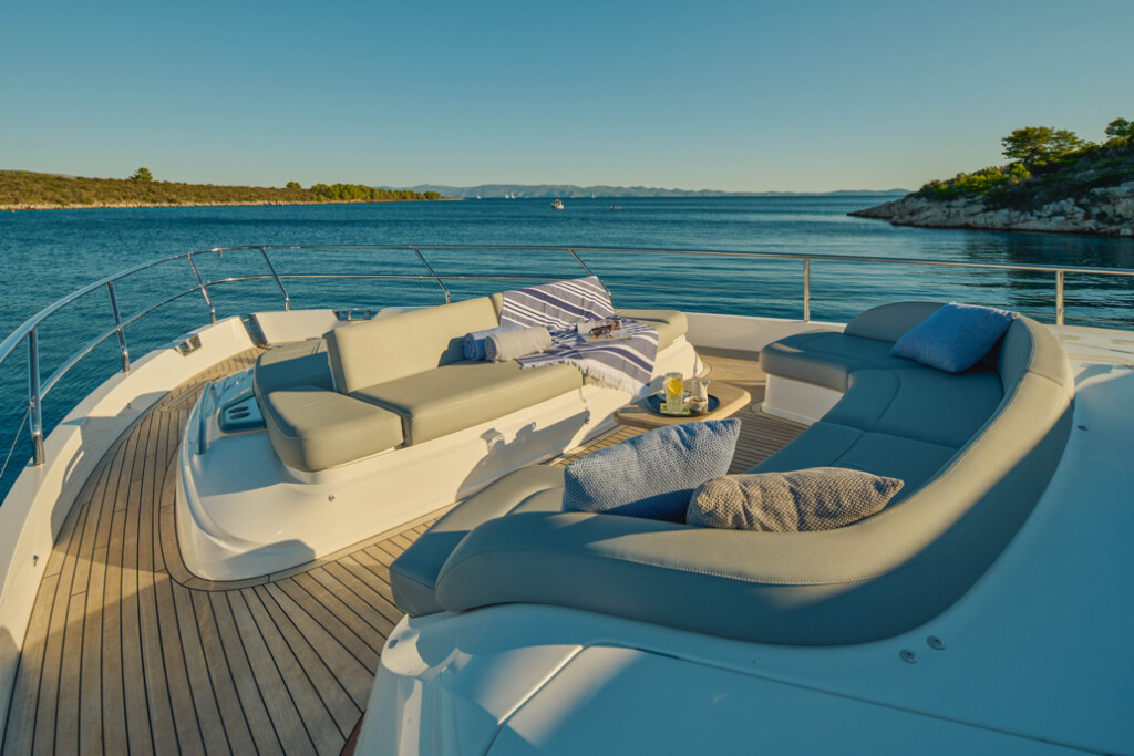 Princess Y72, Elizabeth