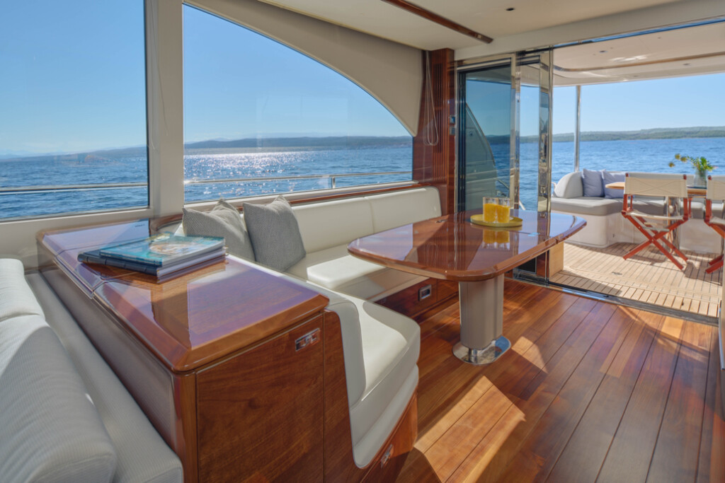 Princess Y72, Elizabeth