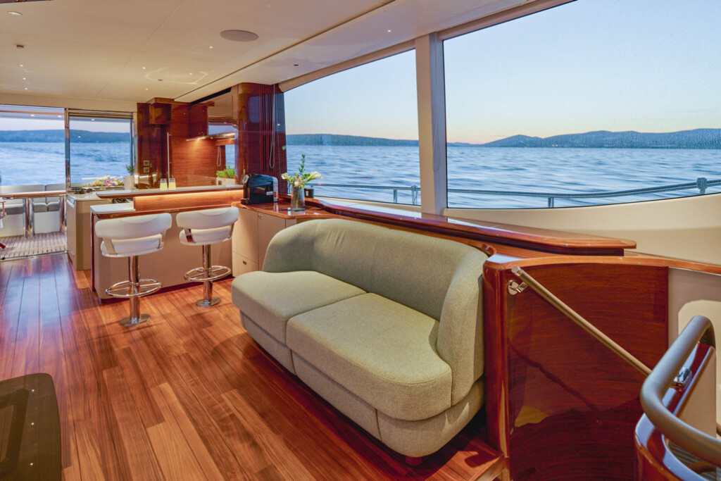 Princess Y72, Elizabeth