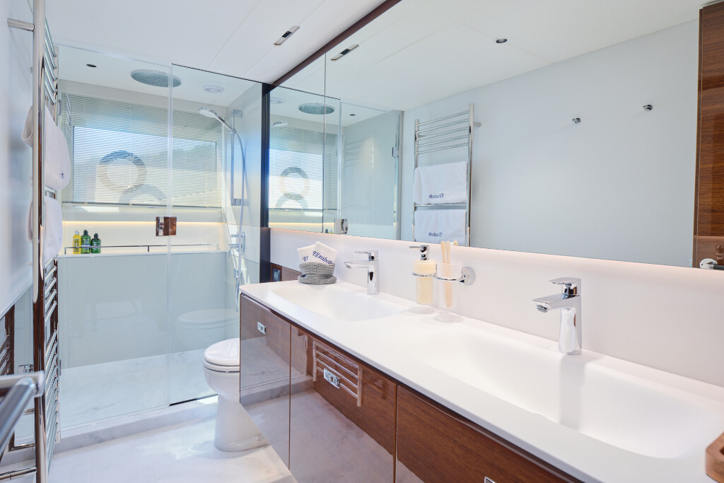 Princess Y72, Elizabeth