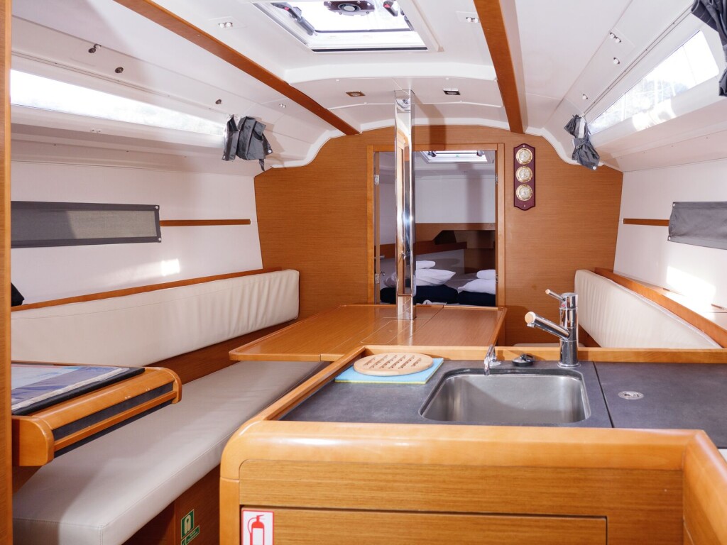 Sun Odyssey 349, Siberia