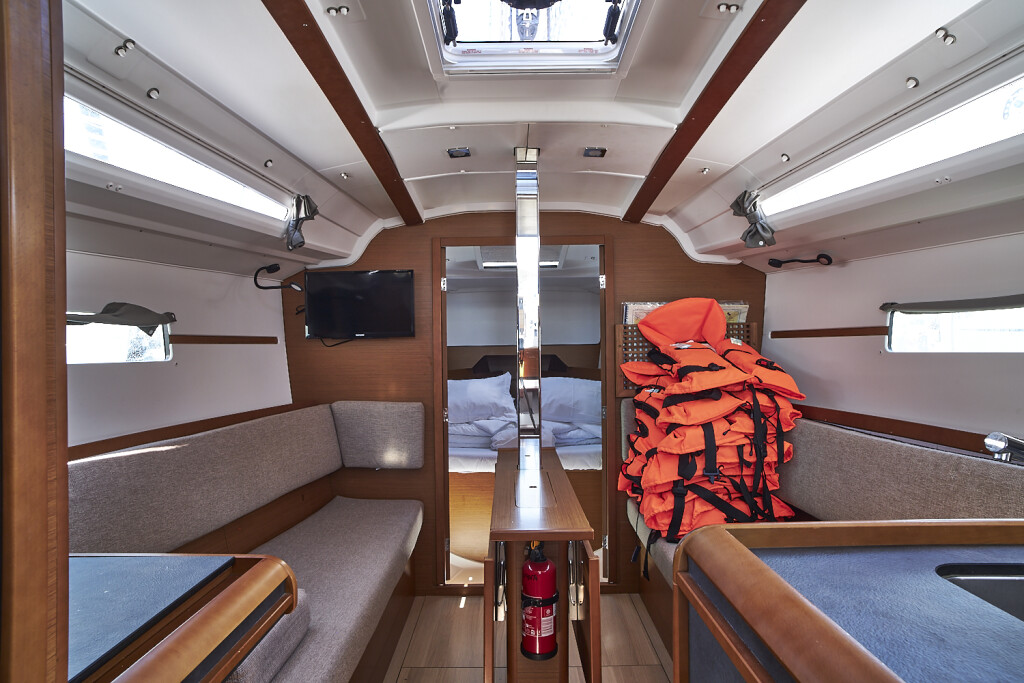 Sun Odyssey 349, Zatara