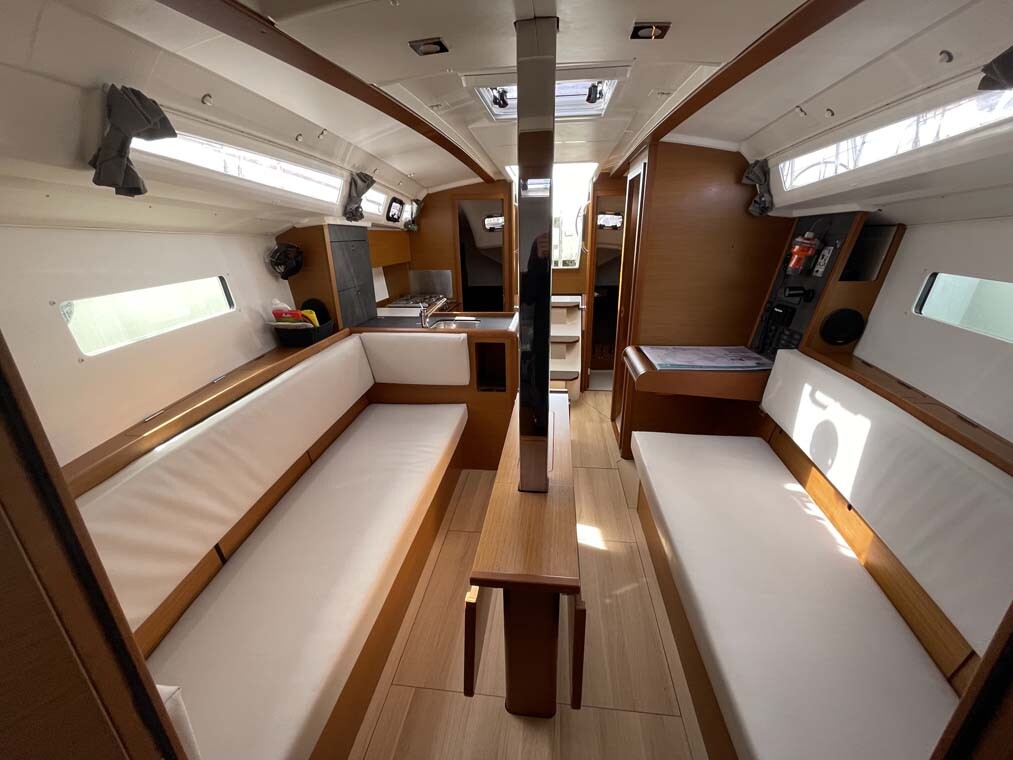 Sun Odyssey 349, Castor