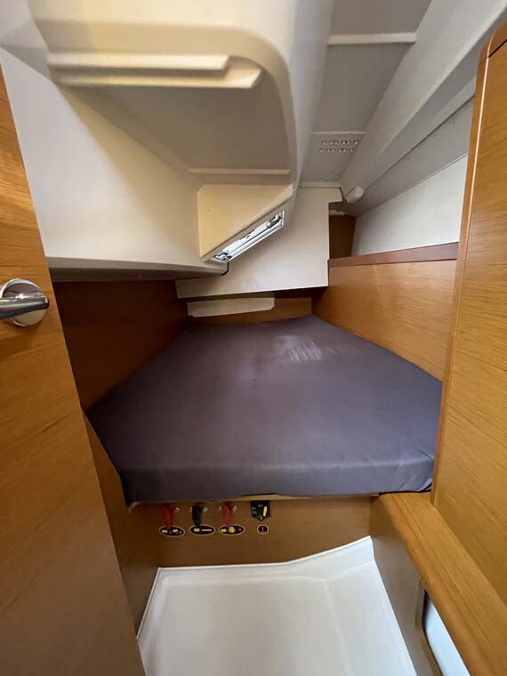 Sun Odyssey 349, Castor