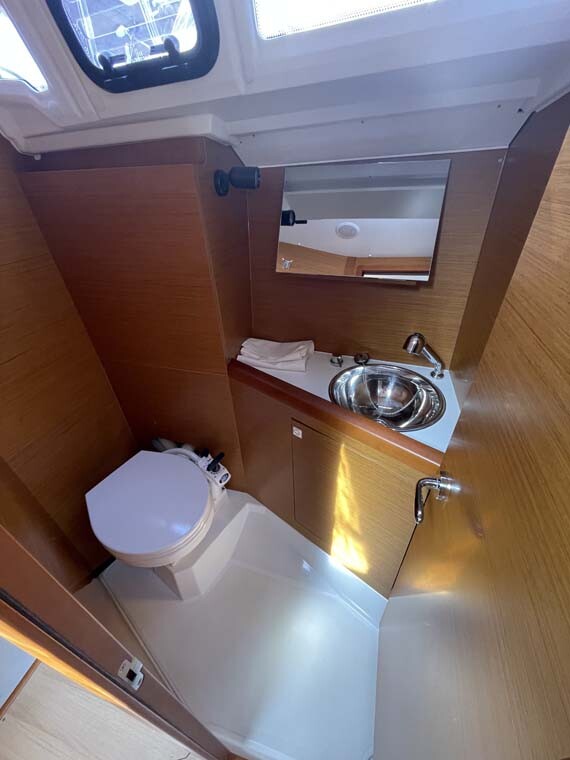 Sun Odyssey 349, Castor