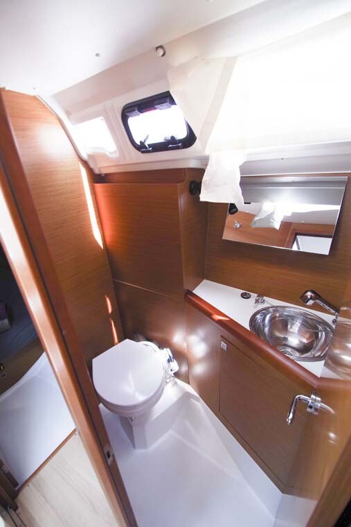 Sun Odyssey 349, Castor