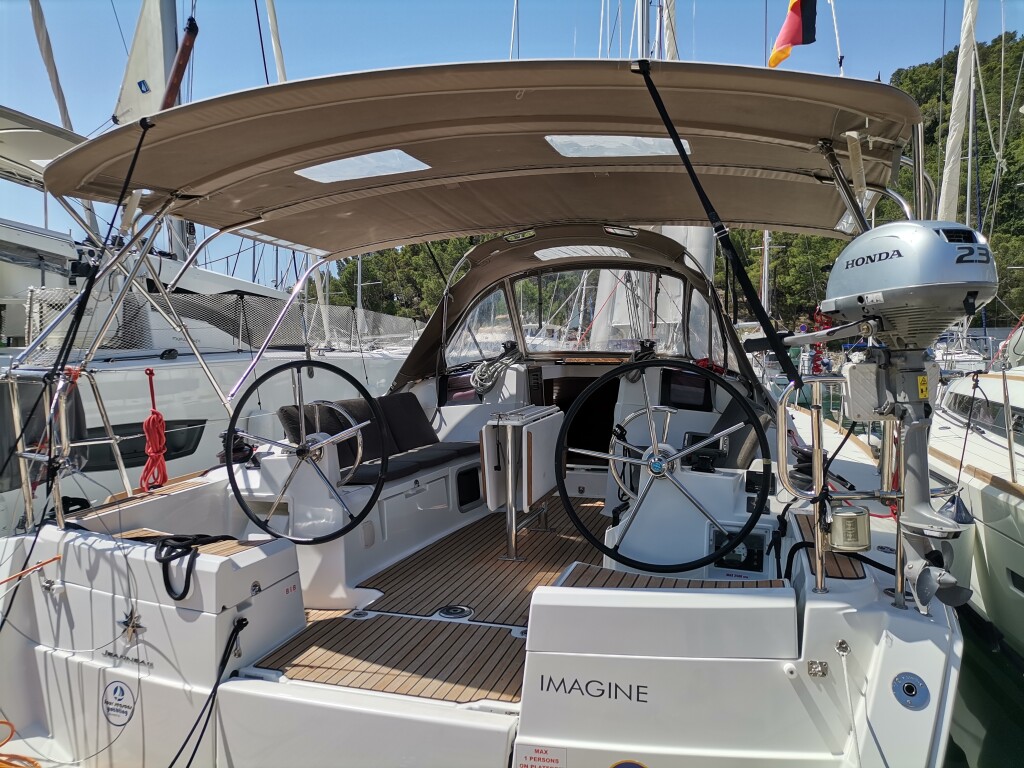 Sun Odyssey 389, Imagine