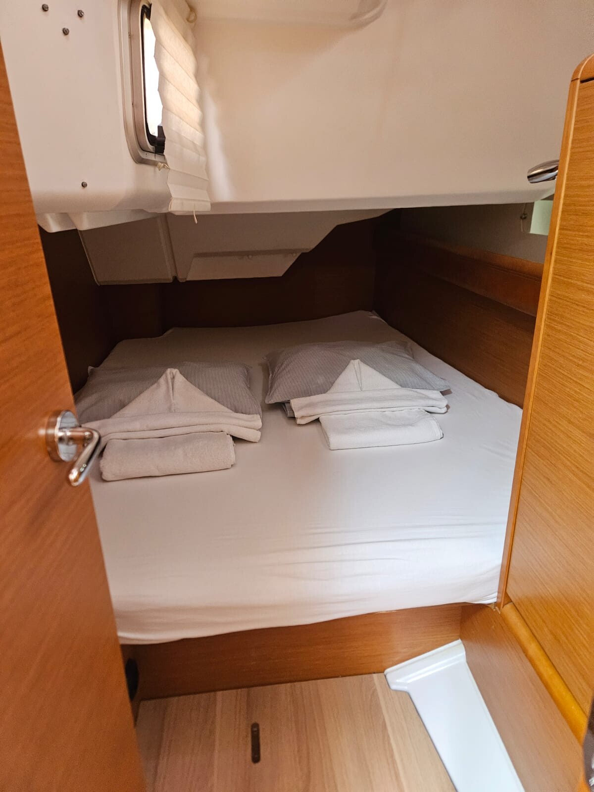 Sun Odyssey 389, Imagine