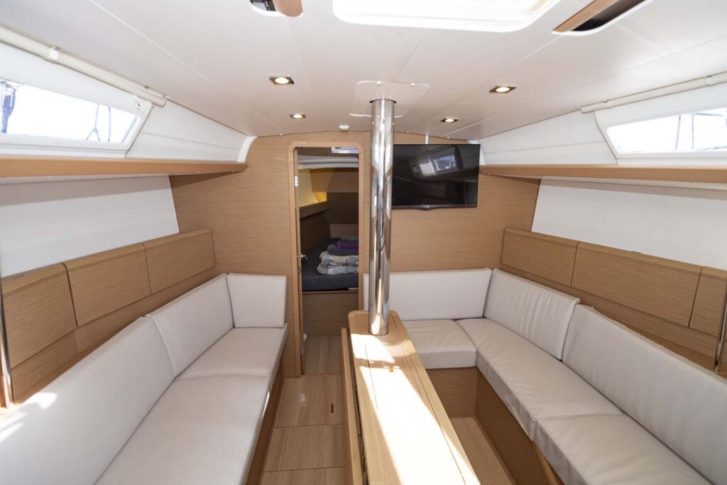 Sun Odyssey 389, Marie