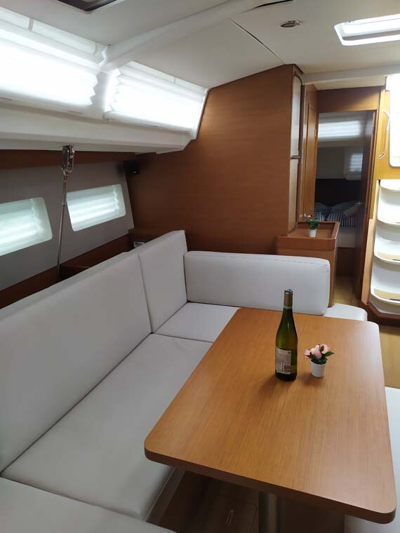Sun Odyssey 440, Uccelli