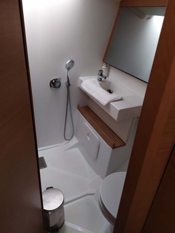 Sun Odyssey 440, Uccelli