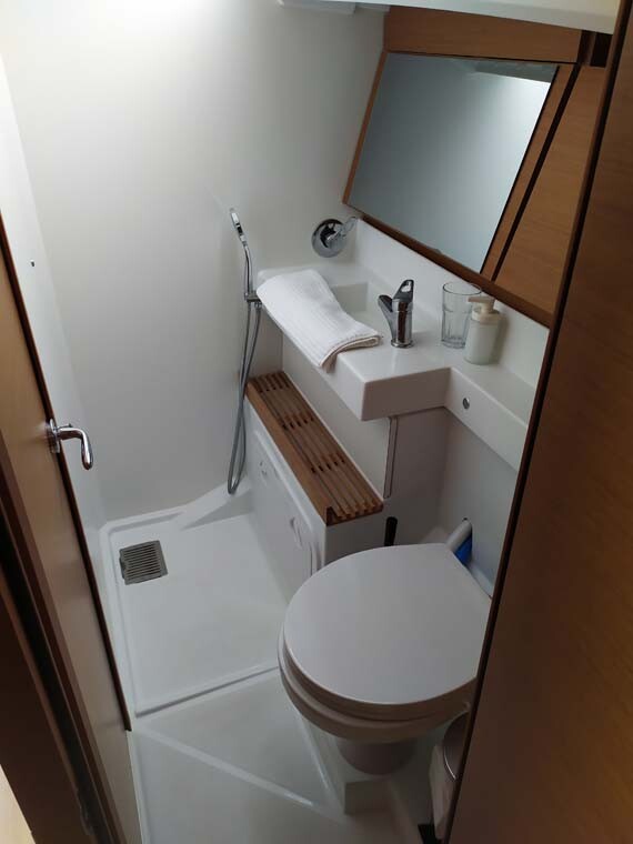 Sun Odyssey 440, Uccelli